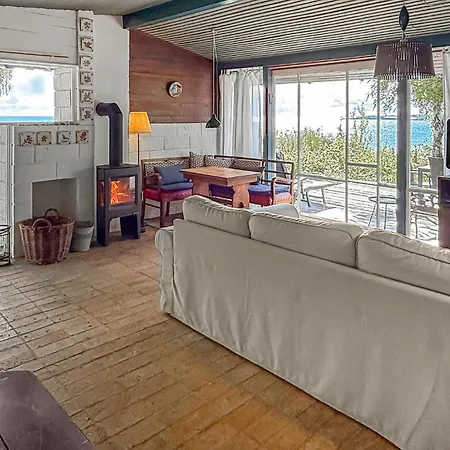2 Bedroom Gorgeous In *