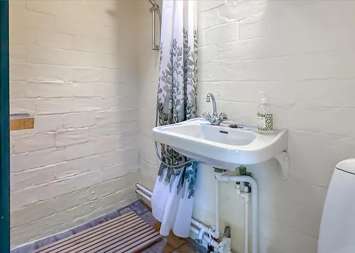2 Bedroom Gorgeous In
