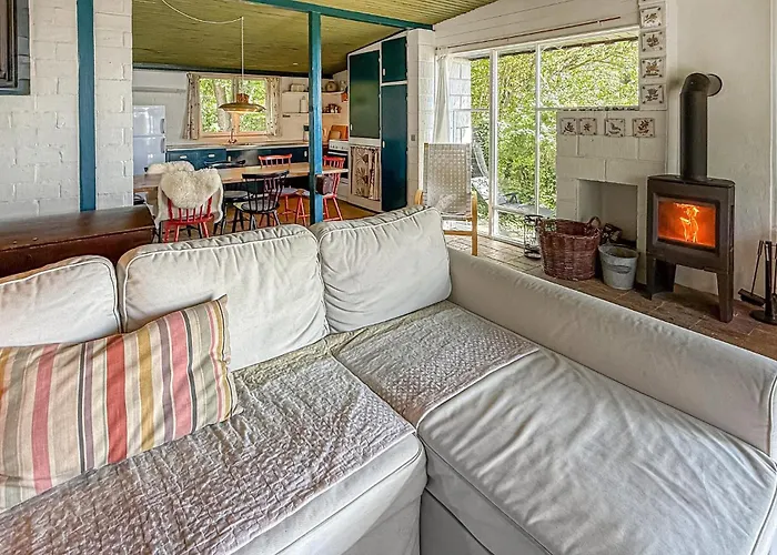 2 Bedroom Gorgeous In Knebel