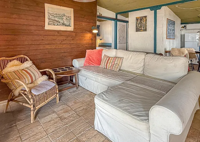 2 Bedroom Gorgeous In Knebel