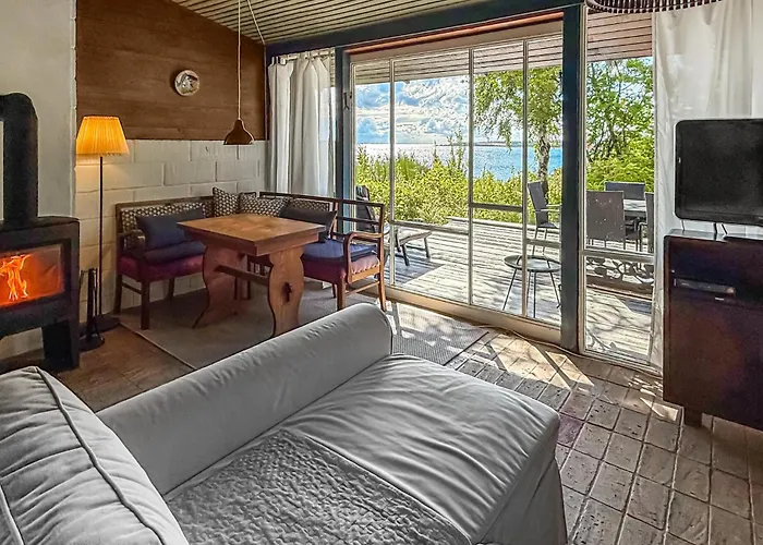 2 Bedroom Gorgeous In Hébergement de vacances *